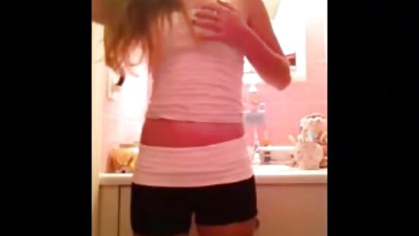 Anaali poraus, syvä kurkku suihinotto Britney Amber sisään gonzo video