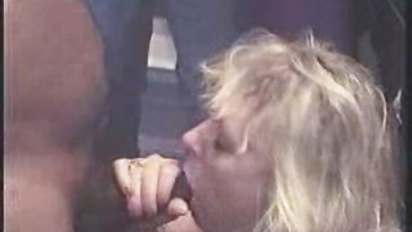 Amatööri teini nussii pullon tuhma hotellihuone kohtaus